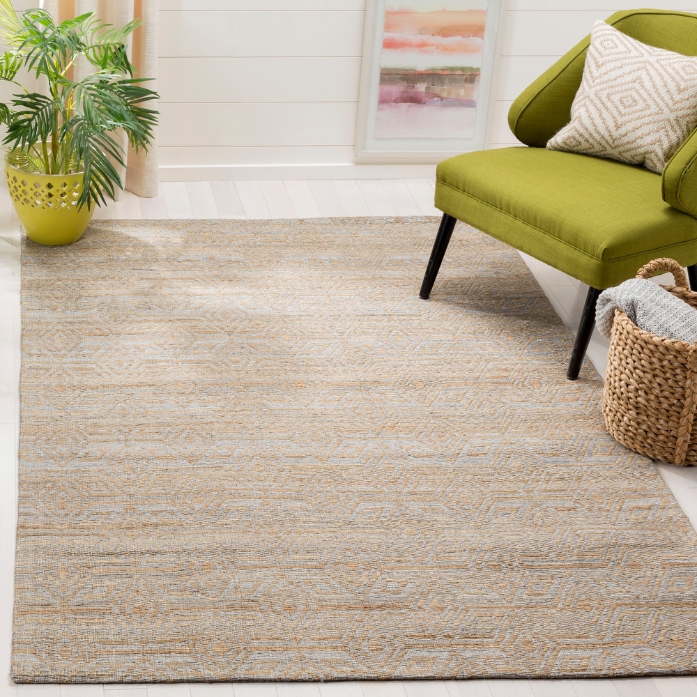 Natural Safavieh Natural Fiber Round Collection NF169A Handmade Boho Charm Farmhouse Jute Area Rug 5' x 5' Round Natural Safavieh Natural Fiber Round Collection NF169A Handmade Boho Charm Farmhouse Jute Area Rug 5' x 5' Round